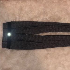 LULULEMON Wunder under low rise leggings!